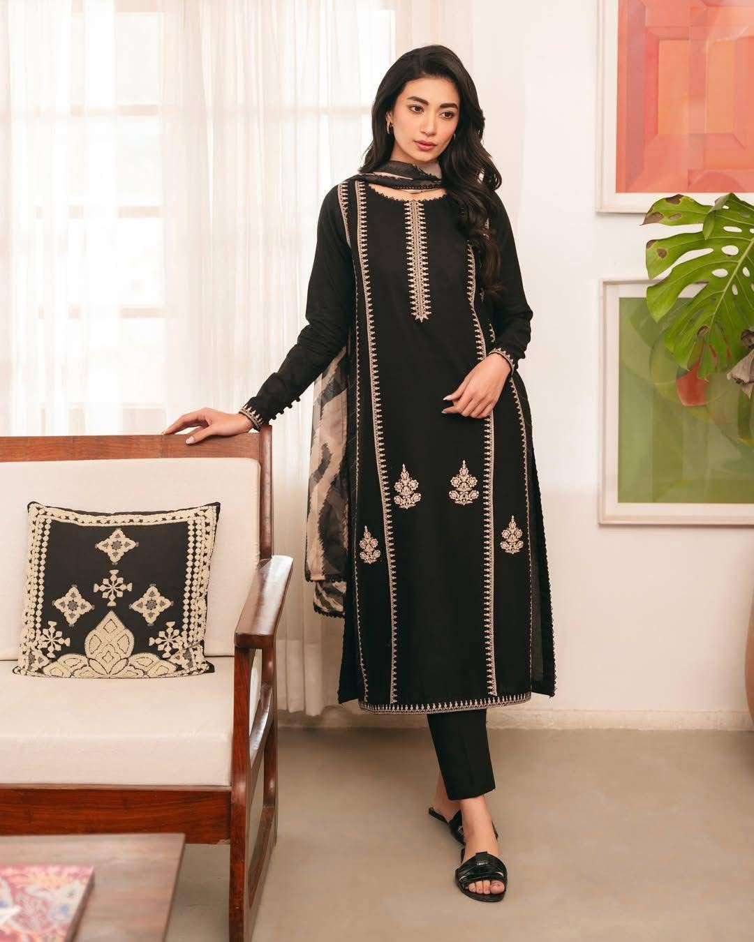 URGE Premium Airjet Lawn 3PC Embroidered Collection L1